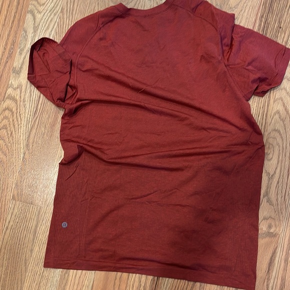 Lululemon shirt - Picture 2 of 2